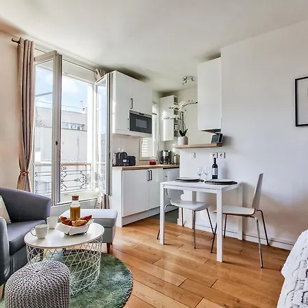 Lovely Nest Eiffel Tower Bottom Apartman Párizs