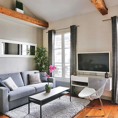 Lovely Nest Eiffel Tower Bottom Apartman Párizs