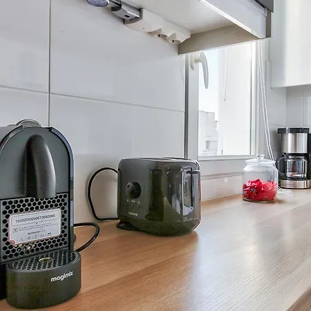 Lovely Nest Eiffel Tower Bottom Apartment *