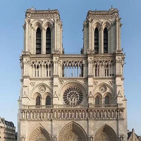 Lovely Nest Eiffel Tower Bottom