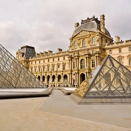 Lovely Nest Eiffel Tower Bottom * Paris